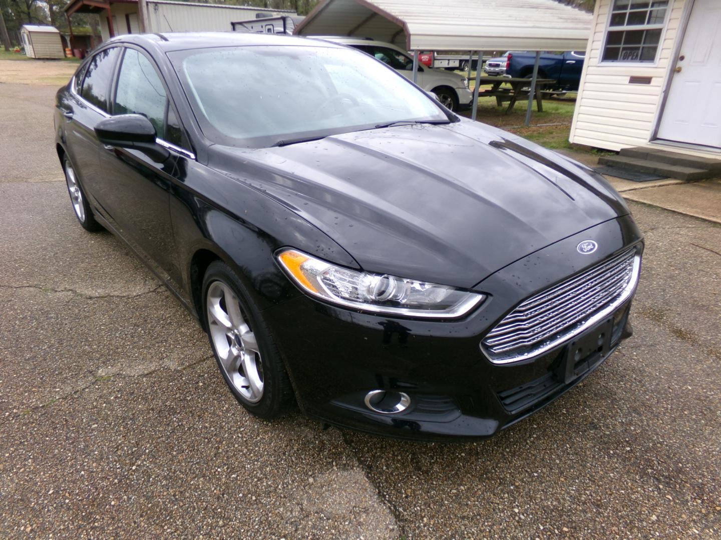 2016 Ford Fusion S (3FA6P0G71GR) with an 2.5L L4 DOHC 16V engine, 6-Speed Automatic transmission, located at 401 First NE, Bearden, AR, 71720, (870) 687-3414, 33.726528, -92.611519 - Photo#20